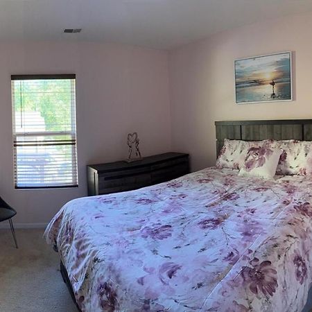 Private Bed And Bath In Charlotteアパートメント エクステリア 写真